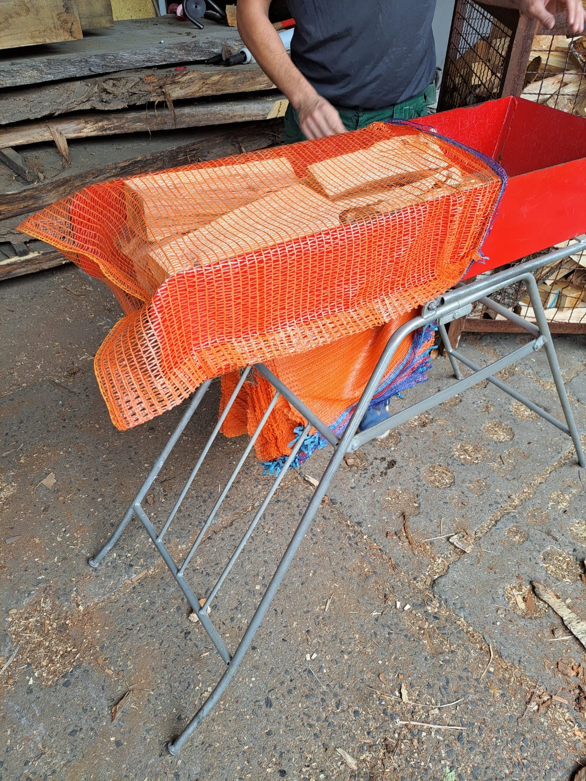 Kaminholz in Säcken – bequem, effizient & nachhaltig heizen