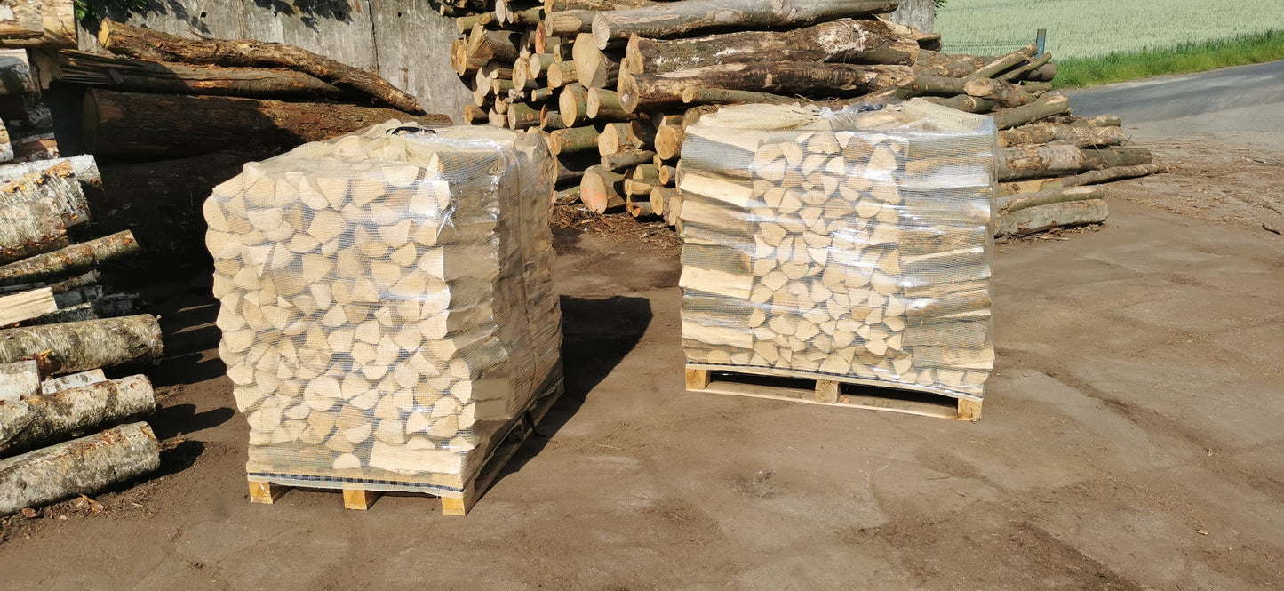ANGEBOT Kaminholz Brennholz trocken, Raummeter auf Palette gestapelt inkl. 1 Sack Anfeuerholz ca. 10KG gratis