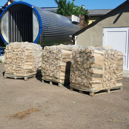 ANGEBOT Kaminholz Brennholz trocken, Raummeter auf Palette gestapelt inkl. 1 Sack Anfeuerholz ca. 10KG gratis