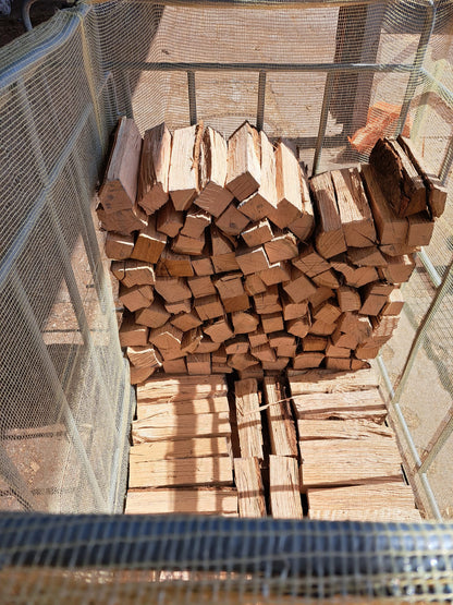 ANGEBOT Kaminholz Brennholz trocken, Raummeter auf Palette gestapelt inkl. 1 Sack Anfeuerholz ca. 10KG gratis