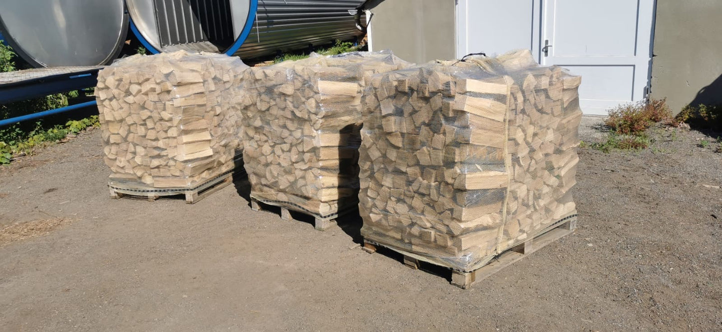 ANGEBOT Kaminholz Brennholz trocken, Raummeter auf Palette gestapelt inkl. 1 Sack Anfeuerholz ca. 10KG gratis